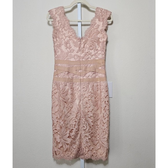 TADASHI SHOJI Women's Pink Scalloped Neck Lace Sheath Zip Cocktail Dress Sz 4 - Picture 2 of 13